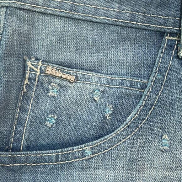 Billabong | Women’s Blue Denim Distressed Short Fit Jeans Shorts - Picture 3 of 14